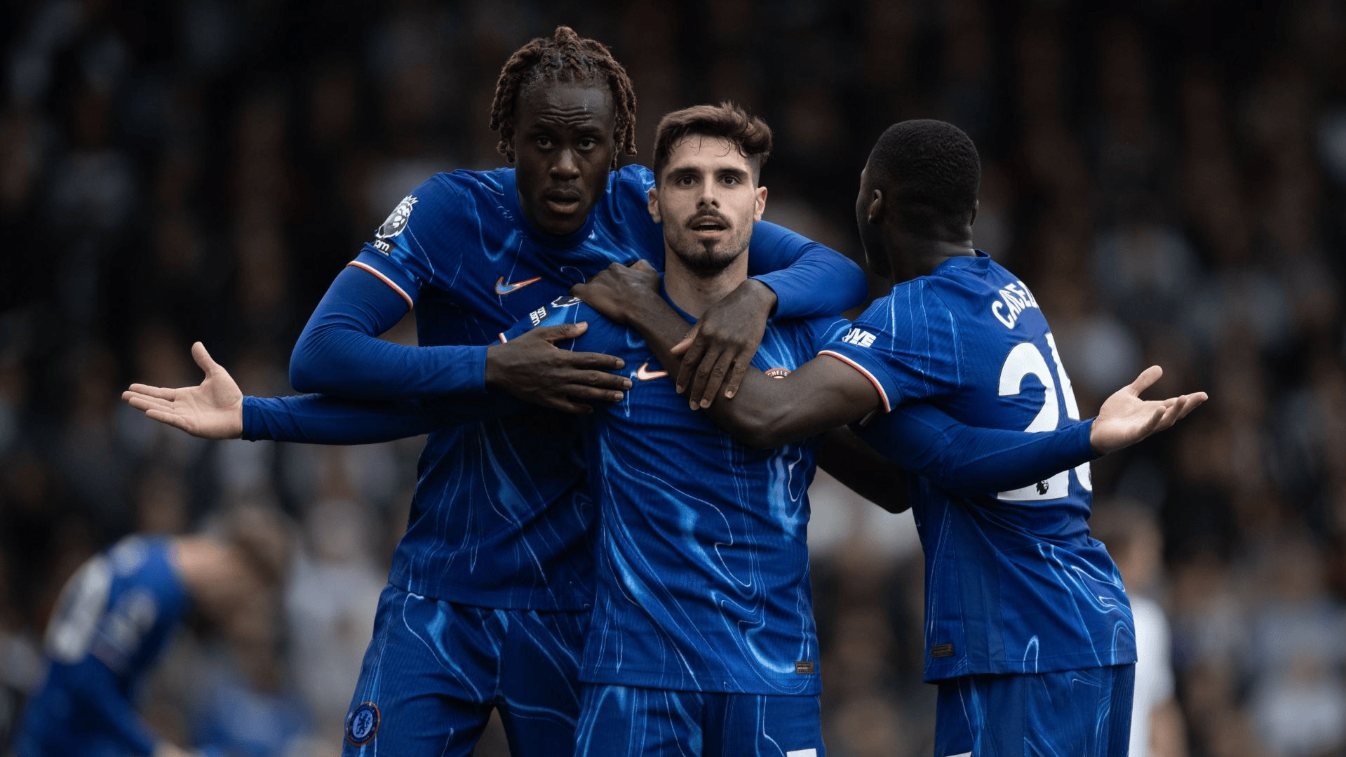 包含进球如潮！切尔西主场连破门，压制对手豪取胜利的词条