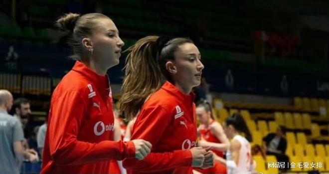 开云体育在线登录-阿塞拜疆举重选手实力碾压对手，登顶领奖台