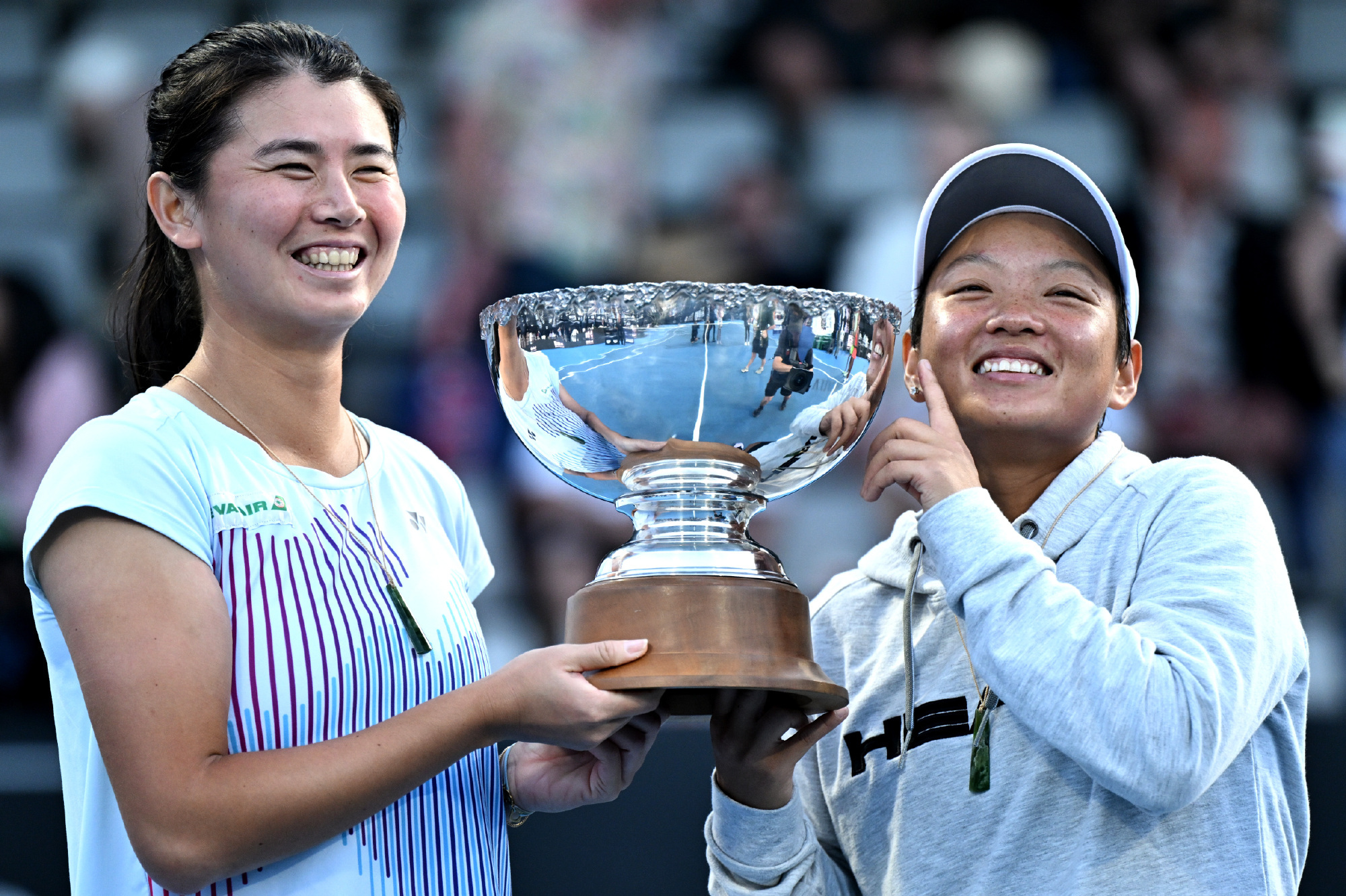 关于奥克兰女子足球赛事持续升温的信息