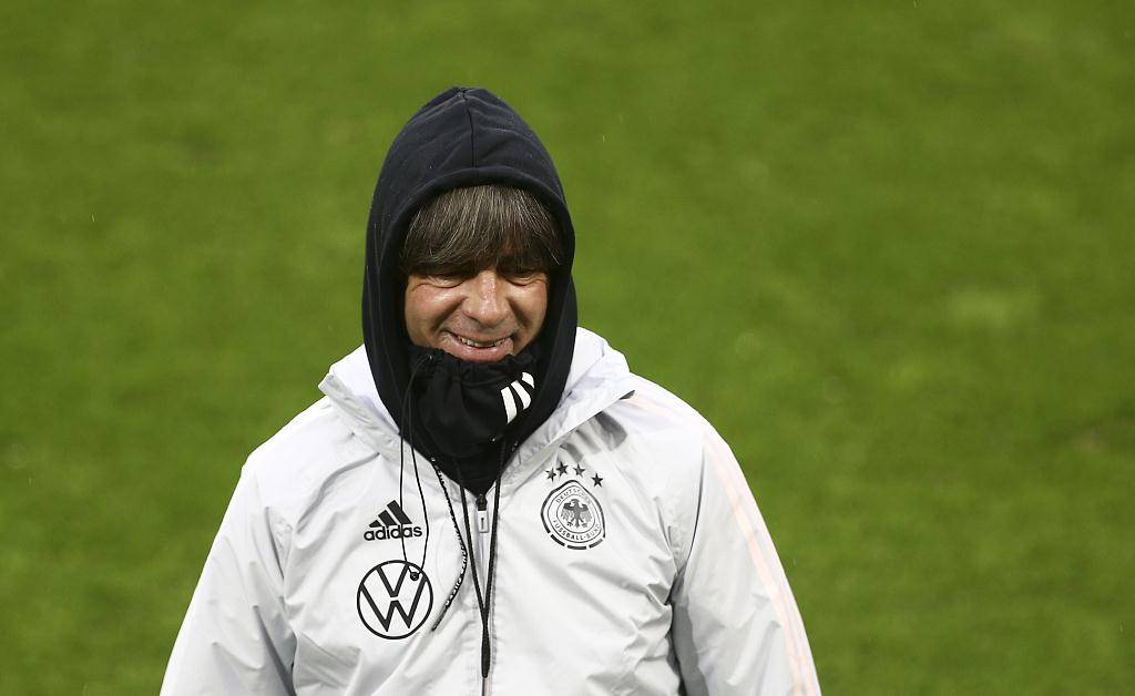 开云体育亚洲官网-关于瑞士国脚受伤不缺席国际比赛，坚持出战的信息