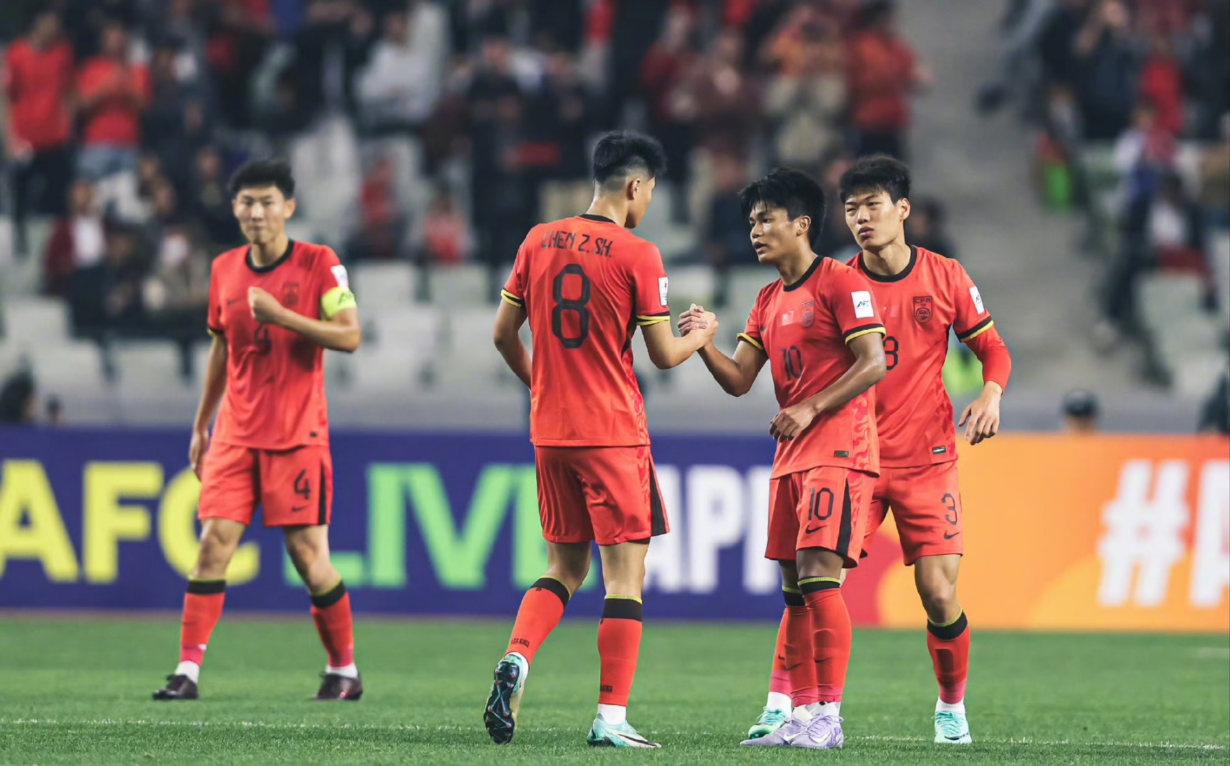 一场紧张激烈的比赛，双方势均力敌