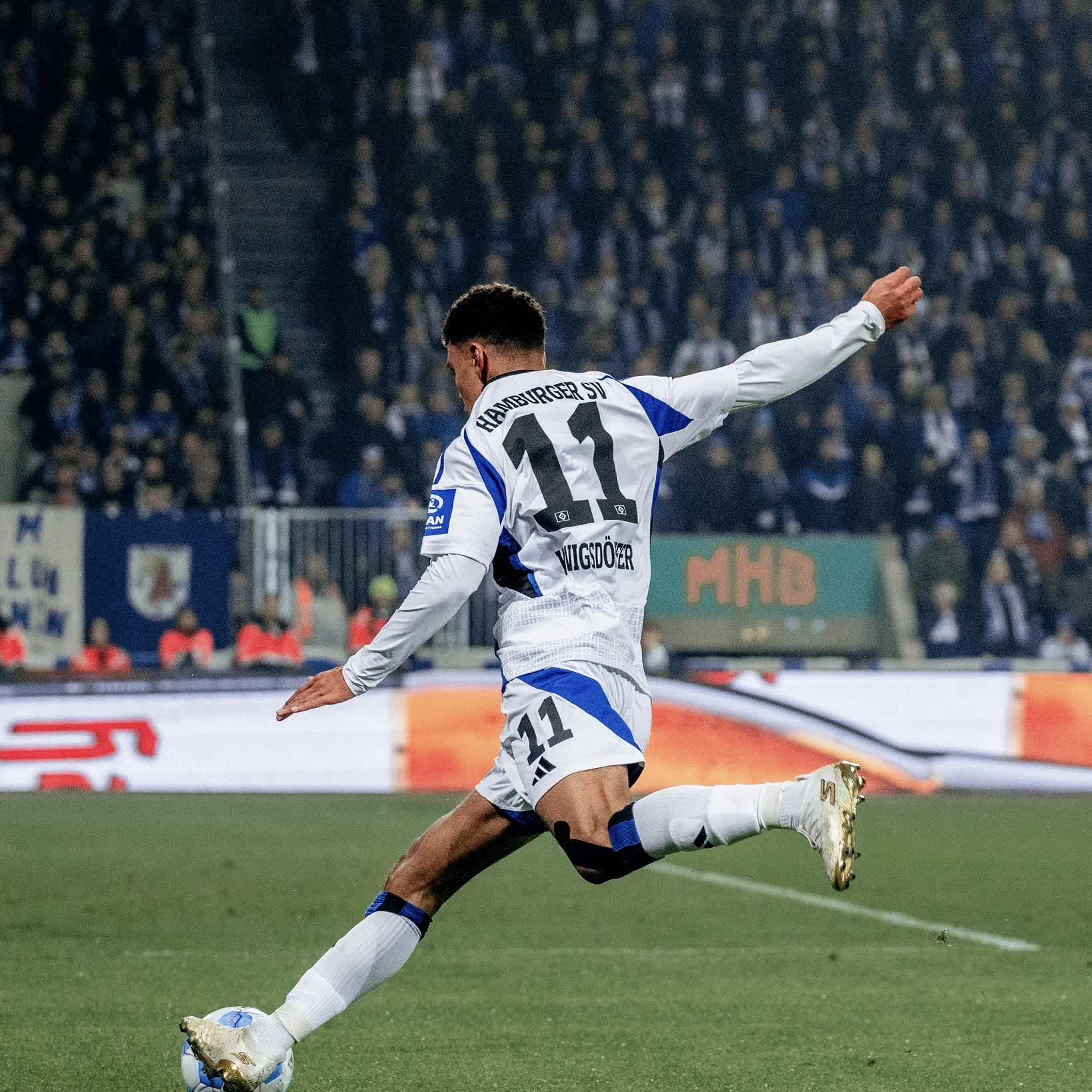 汉堡球员逆袭成功,逆转取胜 汉堡球员逆袭成功,逆转取胜