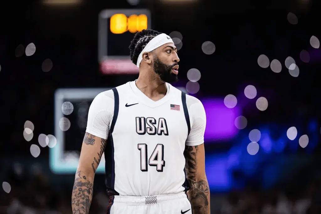 美国队主场胜利，稳居前列位置的简单介绍