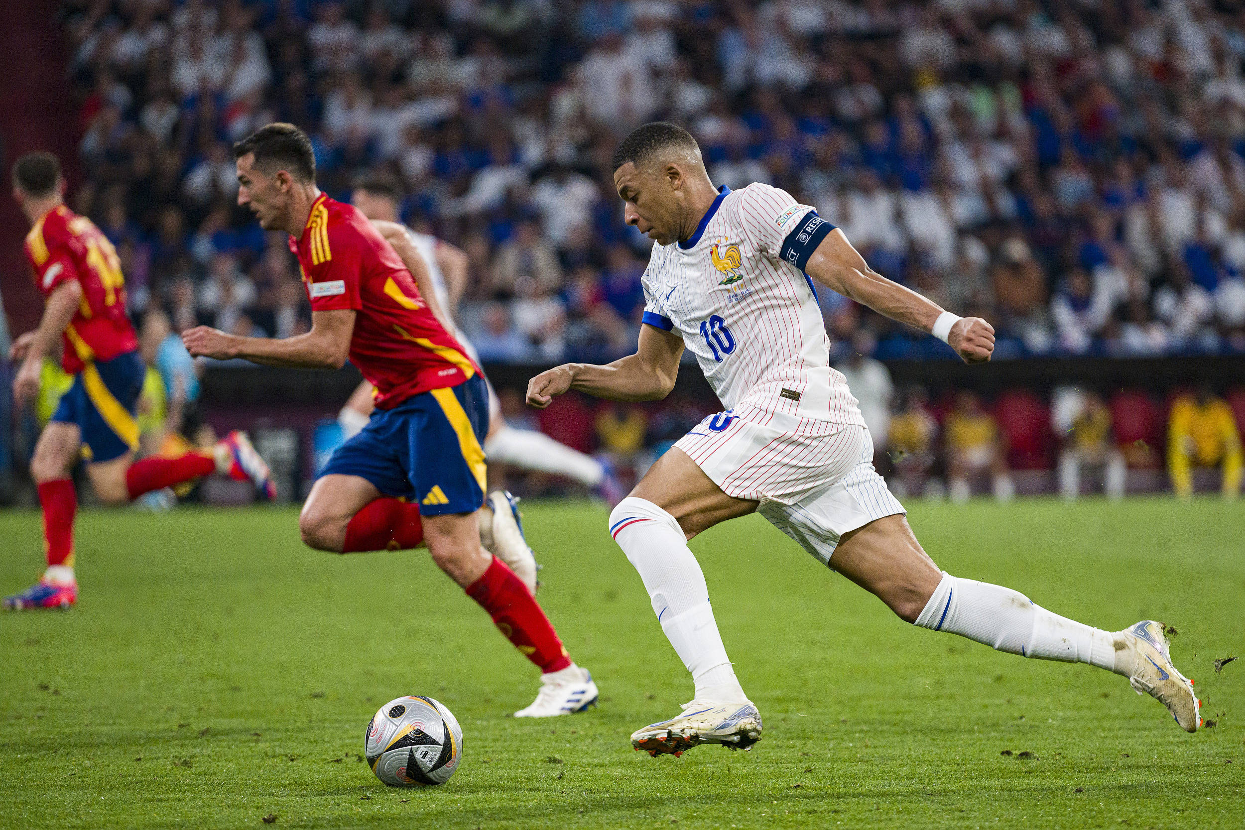 欧洲杯冷门不断，西班牙队突遭淘汰