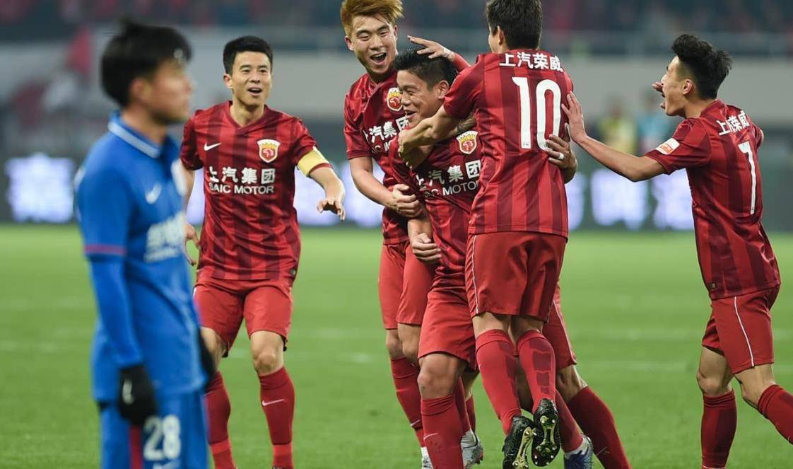 上港首发阵容出炉，外援表现抢眼