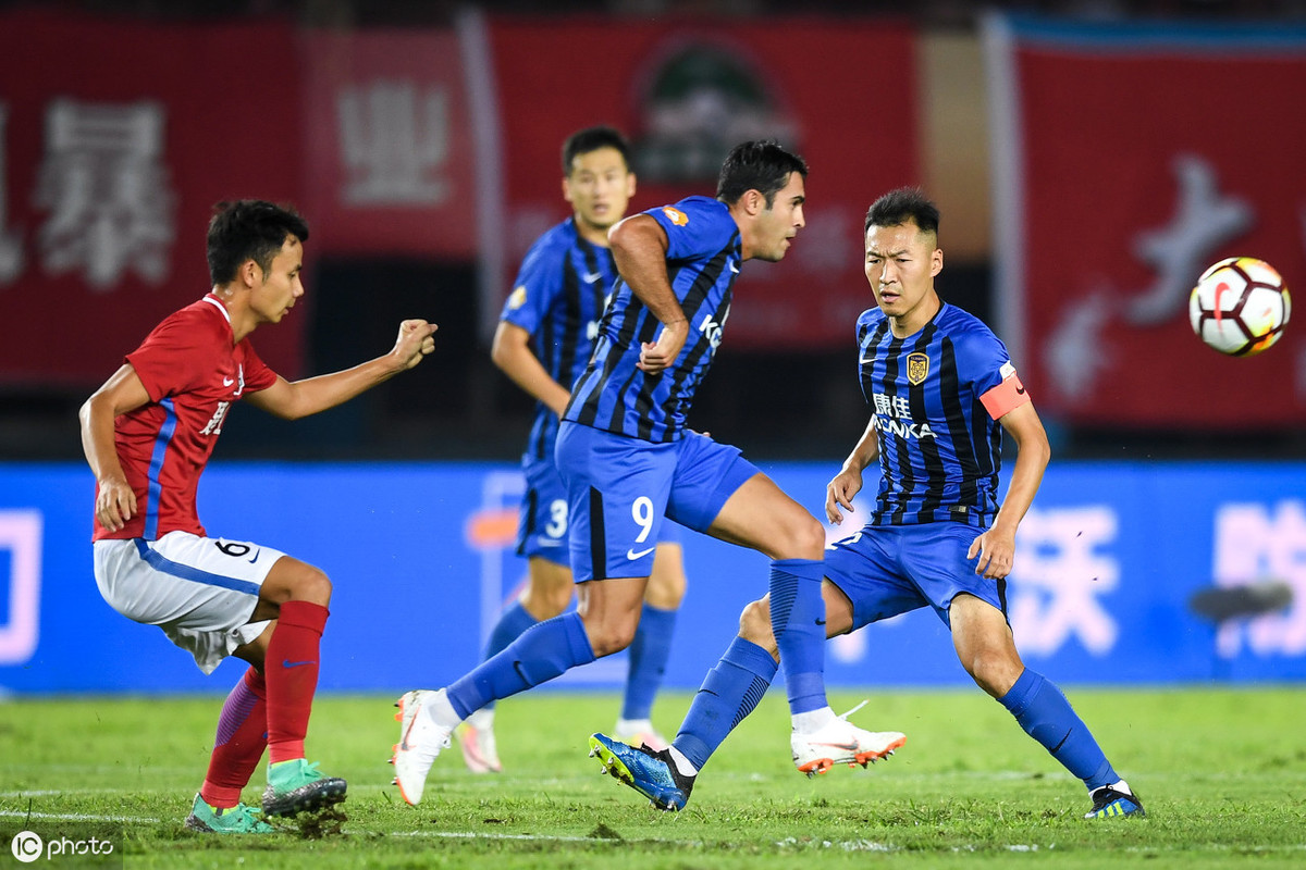 包含江苏苏宁锋线依旧稳定，河南建业难逃败局的词条